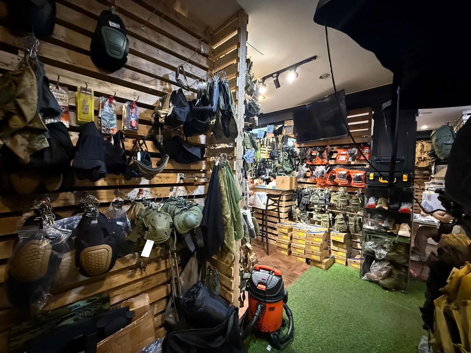 Tactical equipment, helmets, and accessories wall